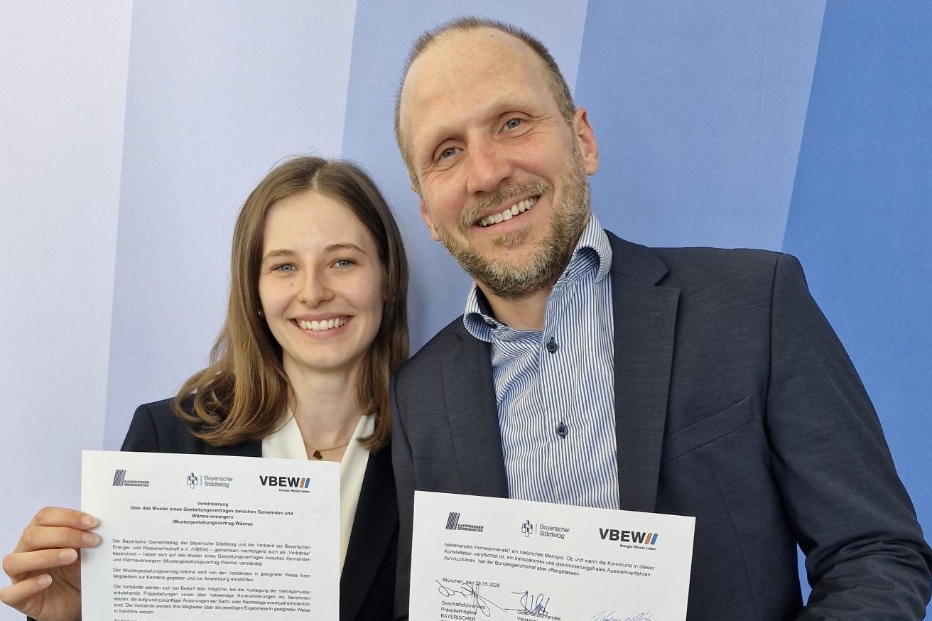 Mustervertrag für Wärmenetze: Kommunen und Versorger stärken Wärmewende vor Ort